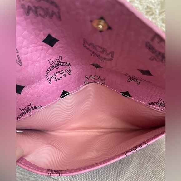 MCM GWP VIP Envelope Clutch Pink w/unbranded Chain⭐️LiKE NEW⭐️💯AuThEnTiC - Picture 7 of 13